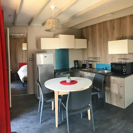 Chalet - Ferme Du Chateau Campingplatz Monampteuil